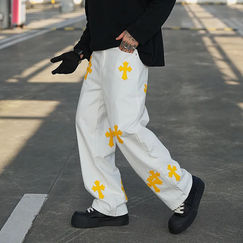 P236 💰 (Top version) chrome hearts ss25 new yellow Miami patchwork leather jeans. Styles with different wash textures, very friendly to people with thin legs and thick legs. The slightly flared version is very flattering to the leg shape. The timeless moderate length makes it easy to match casually. It has the basic styling foundation for various styles and is a must-have in the wardrobe! The fabric is stiff but also makes the upper body soft without losing texture. The washing process is even more perfect. It is a must-have item for everyone! ! !  Color: white Size: 30-32-34-36 30 32 34 36 Waist circumference 80 85 90 95 Sitting circumference 105 110 115 120 Foot opening 46 47 48 49 External length 102 103 104 105